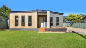 Exterior - Snowgum Bright Retreat - 1 (Bright)