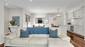 Televisión y reproductor de DVD 