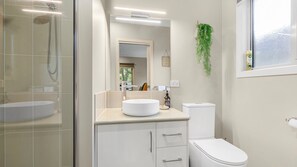 Shower, hair dryer - Bright Delight - Modern Luxury (BRIGHT)