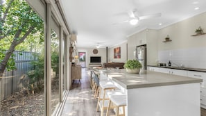 Interior - Bright Delight - Modern Luxury (BRIGHT)