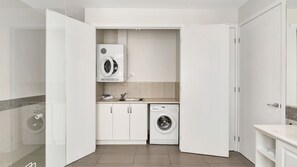 Interior - Next to Bliss - Luxury Guesthouse (Bright)