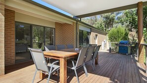 Outdoor dining - Always Bright - A Bright Escape (BRIGHT)