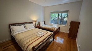 3 bedrooms, WiFi, bed sheets