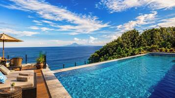 3 outdoor pools, pool umbrellas, sun loungers
