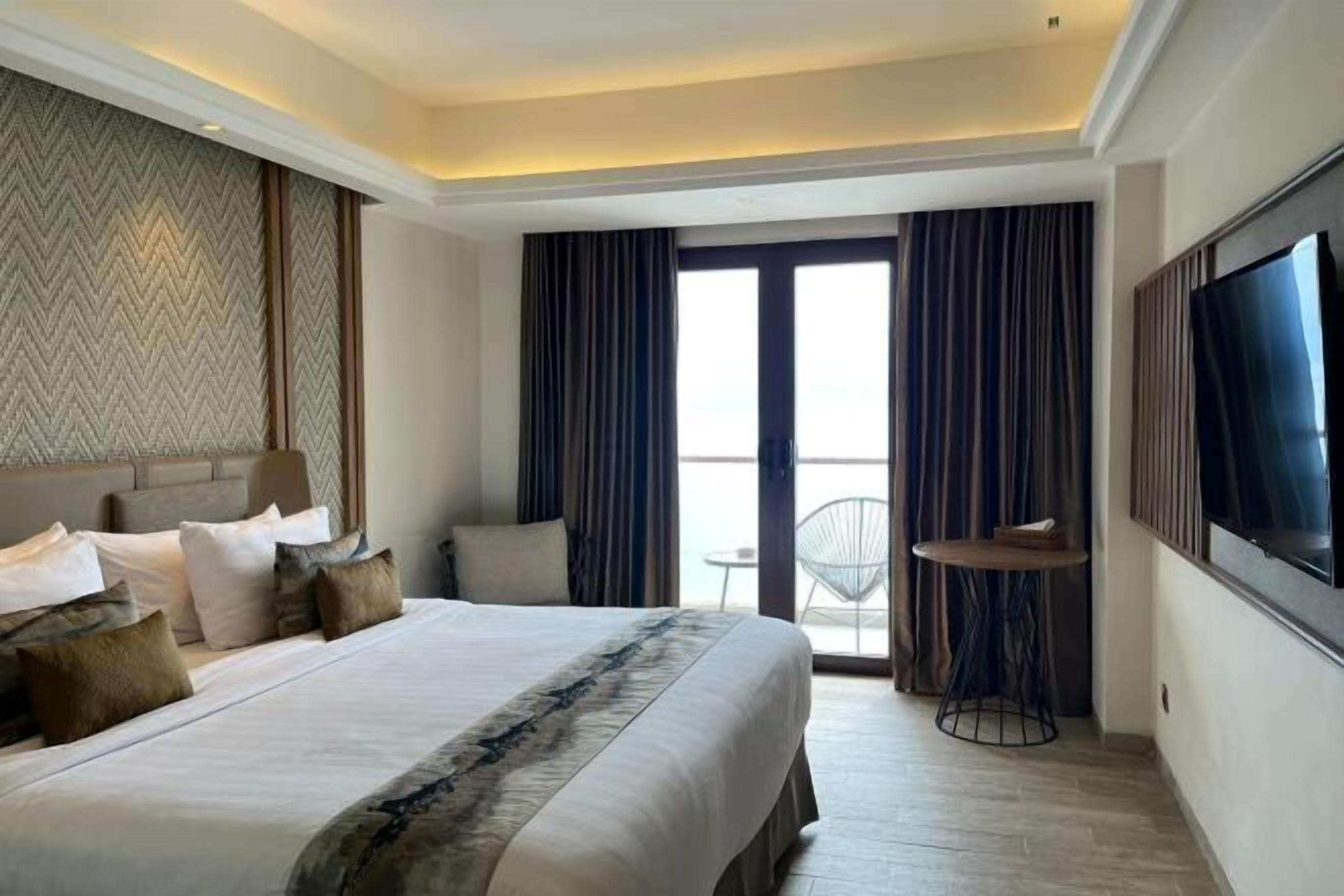 Minibar, safe på rommet, skrivebord og skrivebord for bærbar PC