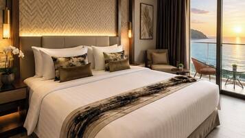 Premier King Sea View | Minibar, in-room safe, desk, laptop workspace