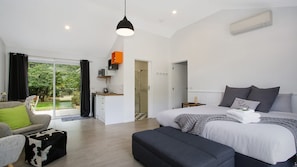 4 habitaciones, tabla de planchar con plancha y wifi