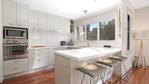 Fridge, microwave, oven, dishwasher - Couples on the Park - Great location! (Bright)