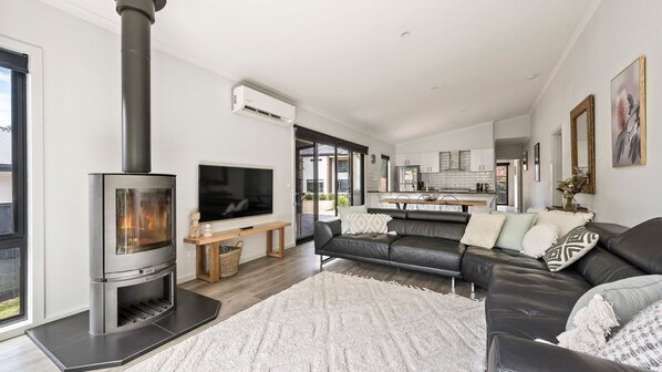 TV, fireplace, DVD player