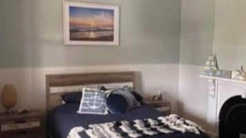 3 bedrooms, bed sheets