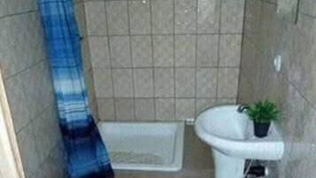 Double Room | Bathroom | Shower
