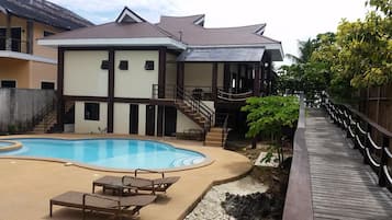 Piscina a l'aire lliure