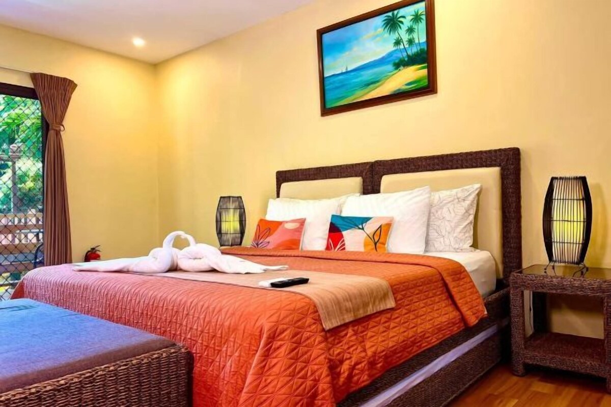 Minibar, in-room safe, desk, soundproofing