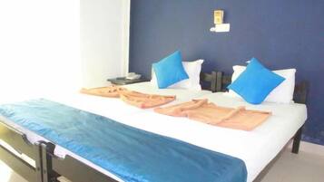 Deluxe Room, 2 Single Beds, Smoking