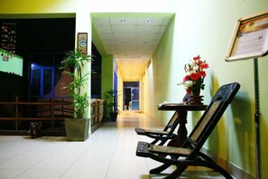 Interior entrance - OASIS RESORT & SPA (Wadduwa)