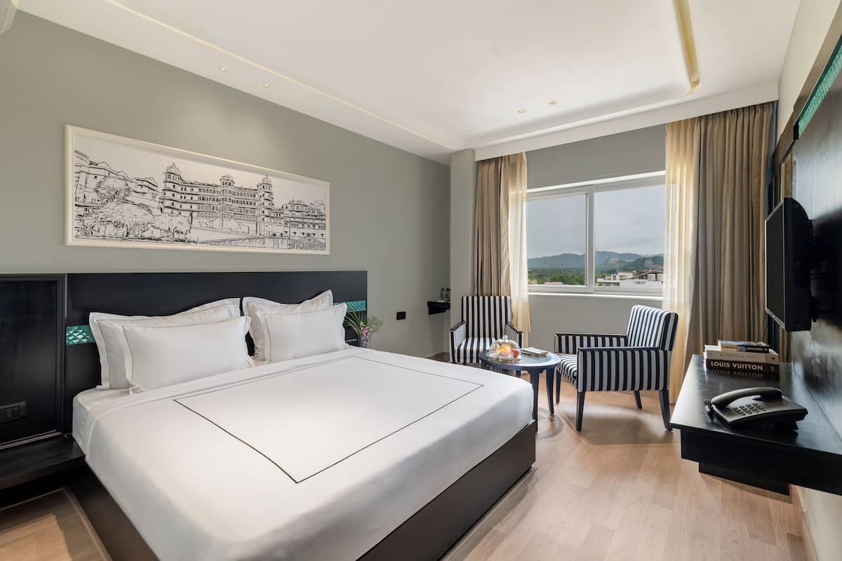 Executive Room, 1 Double Bed | 1 bedroom, individually furnished, desk, laptop workspace