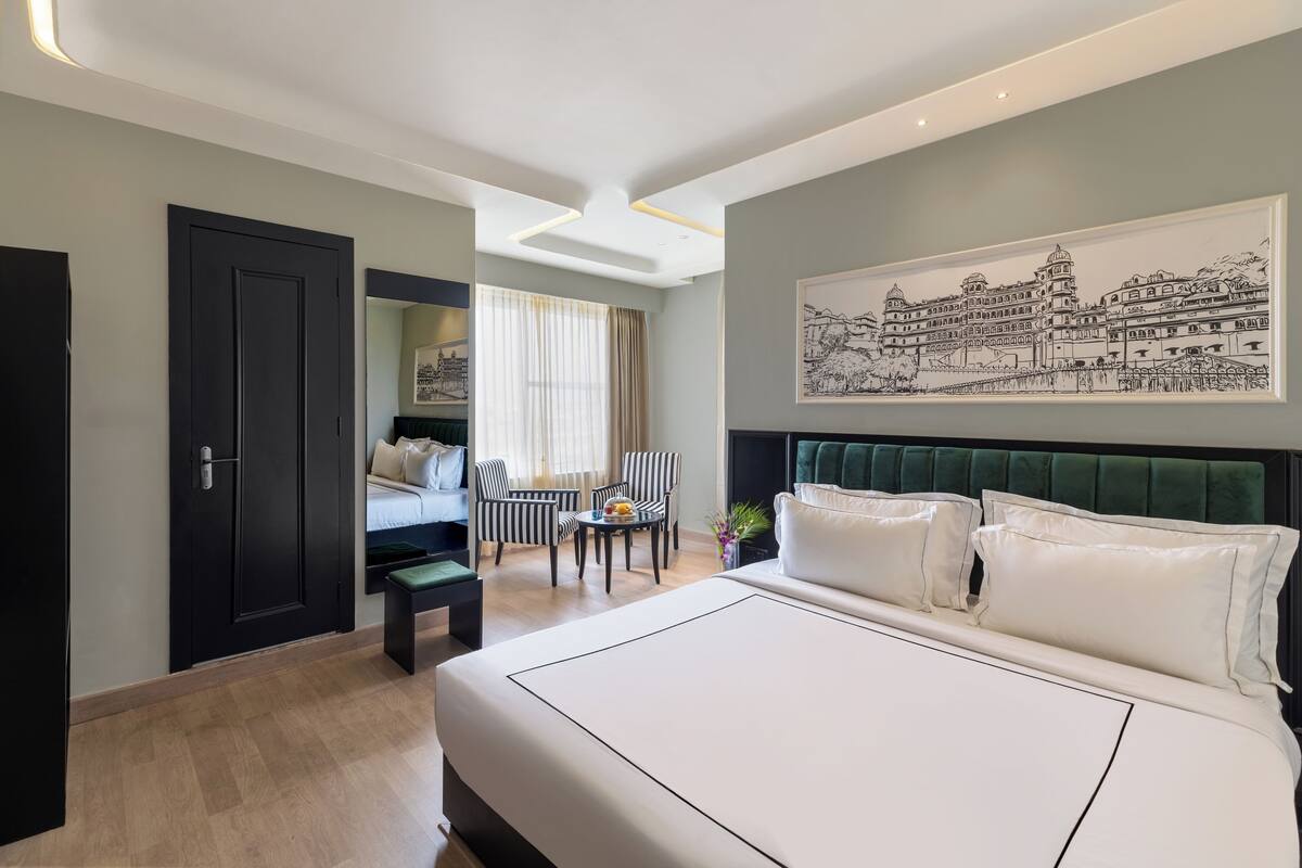 1 bedroom, desk, laptop workspace, blackout curtains