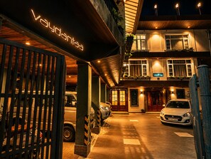 Front of property - Vaydantaa - Luxury Boutique Hotel Mussoorie (Dehradun)