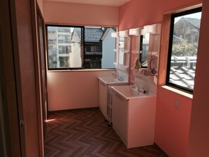 一棟貸し | バスルームのシンク