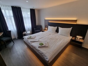 Deluxe Double Room, Private Bathroom - Hotel Zum Weserdampfschiff (Bad Karlshafen)