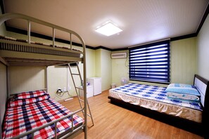 Quadruple Room | Free WiFi - Green Guesthouse (Yeosu)