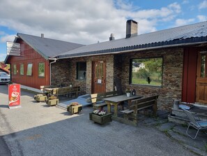 Front of property - Vats Fjellstue (Al)