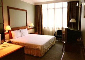 Deluxe King Room | Desk, iron/ironing board, free WiFi, bed sheets - Grand City Hotel (Bandar Seri Begawan)