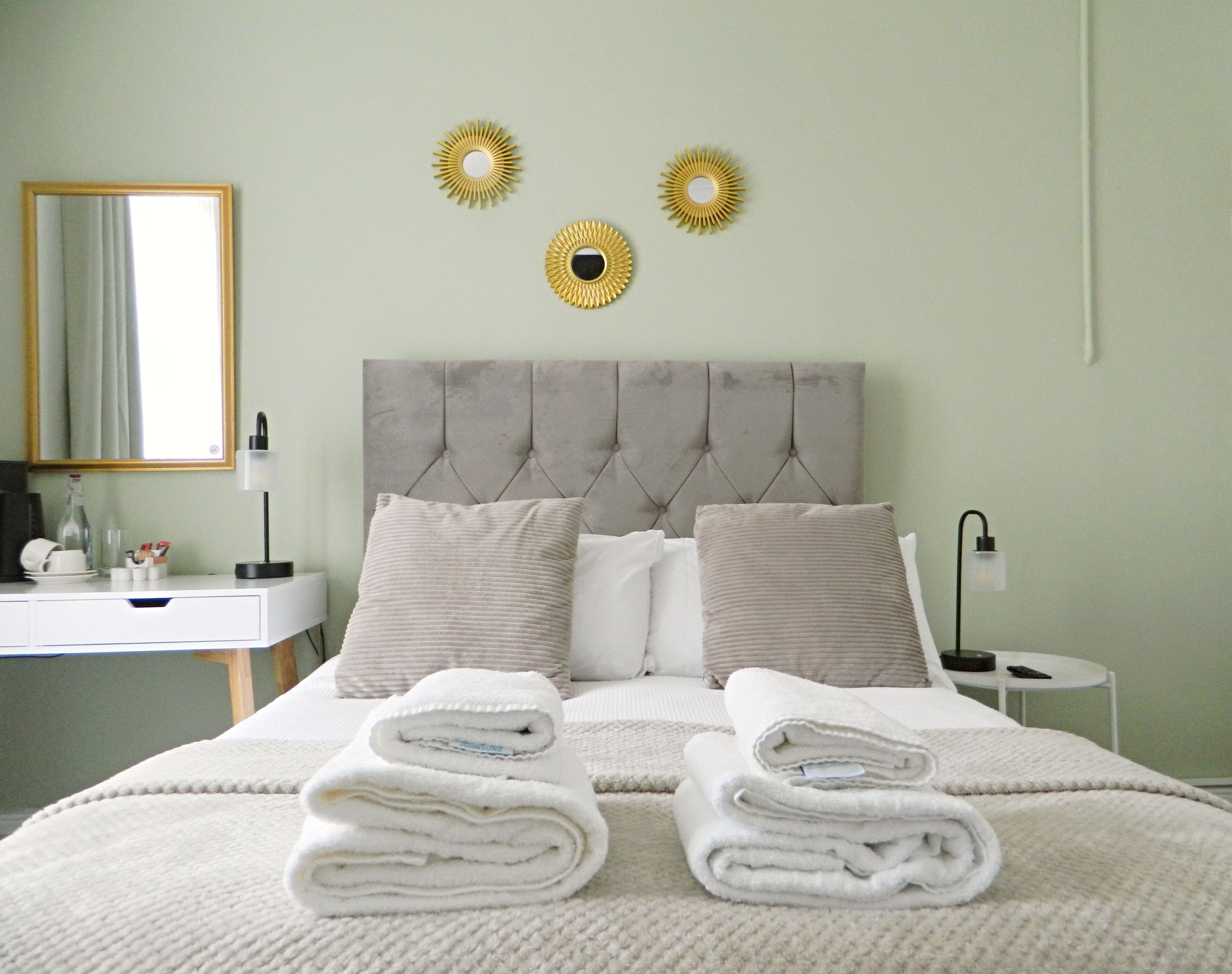 Chambre Double | Fer et planche à repasser, Wi-Fi gratuit, draps fournis