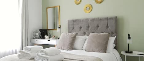 Double Room | Iron/ironing board, free WiFi, bed sheets