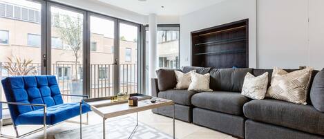Apartment, 3 Bedrooms | Living area