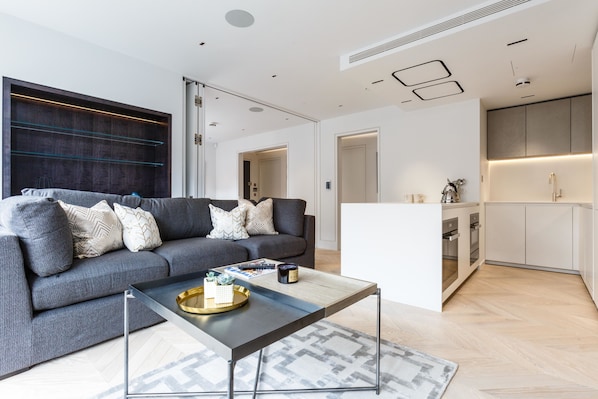 Apartment, 3 Bedrooms | Living area