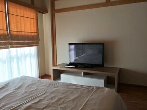 Standard Double Room (Building B)  | 电视