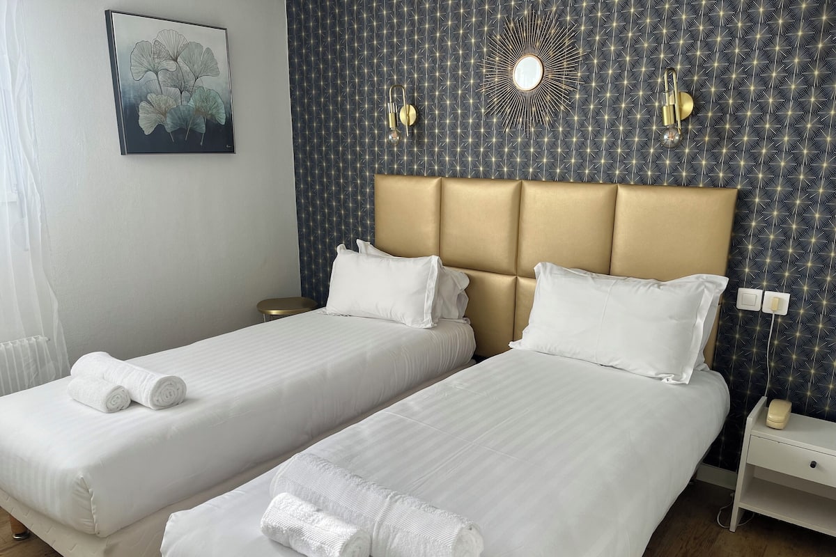 Habitación Confort doble | Escritorio, cortinas opacas, sistema de insonorización y wifi gratis