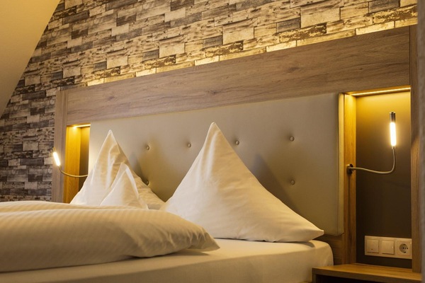 Safe på rommet, barnesenger og wi-fi (inkludert)