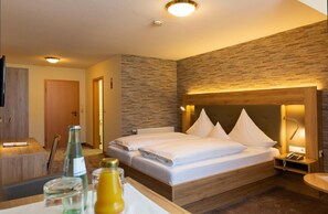In-room safe, cribs/infant beds, free WiFi - Hotel Restaurant Räuber Lippoldskrug (Alfeld)