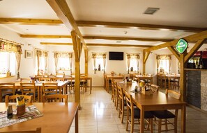 Daily buffet breakfast (CZK 170 per person)