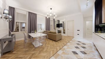 Appartement Confort, 3 chambres | 3 chambres, coffres-forts dans les chambres, bureau