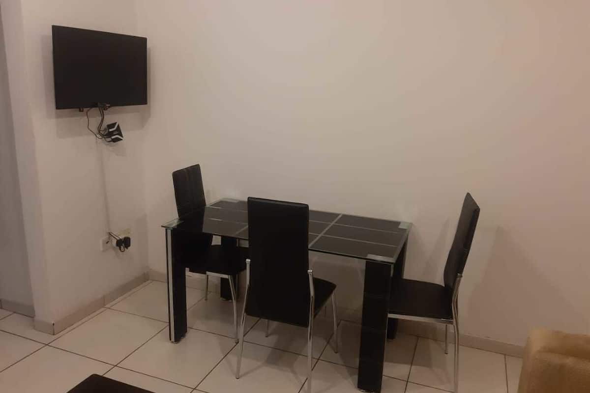 standard apartment, 1 bedroom | in-room dining