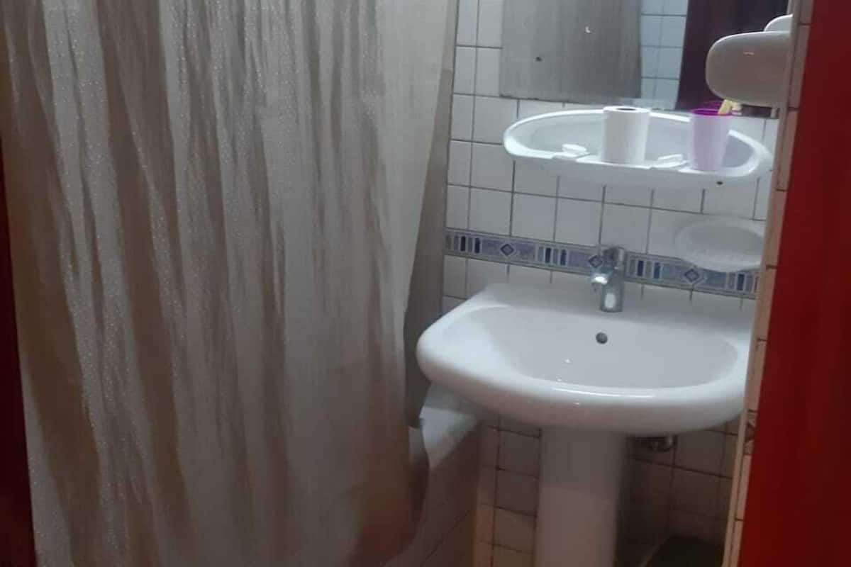 standard apartment, 1 bedroom | bathroom amenities | combined shower/bathtub, free toiletries, hair dryer, slippers