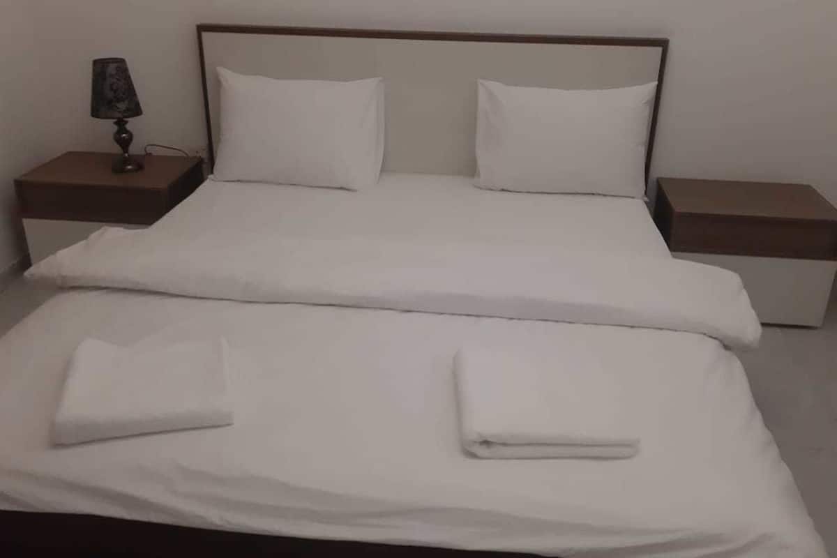 standard apartment, 1 bedroom | living room | 32-inch led tv with satellite channels, tv