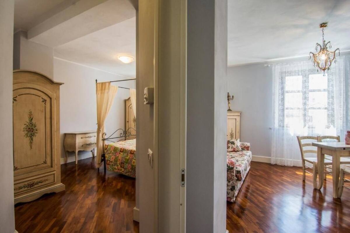 In-room safe, individually decorated, individually furnished, desk