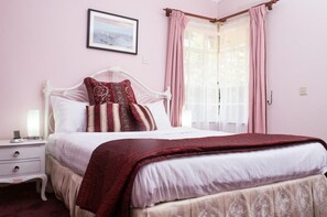 スタンダード スイート | ミニバー、セーフティボックス (室内)、デスク、遮光カーテン