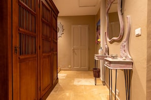 Chambre Double Supérieure, salle de bains privée, vue parc | Intérieur