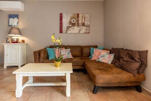 Casa de campo, baño privado, vista al jardín | Lounge