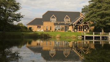 The Lough House, 5 Bedrooms | Premium bedding, individually decorated, individually furnished