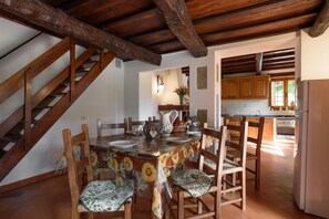 Villa, 4 Bedrooms, 2 Bathrooms, Pool View | In-room dining