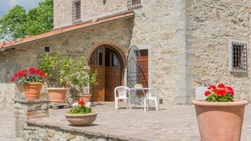 Family Apartment, Pool View (Saloon) | Terrace/patio