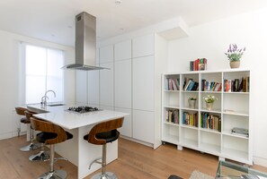 Apartment, 2 Bedrooms | Living area - Foley Street (London)