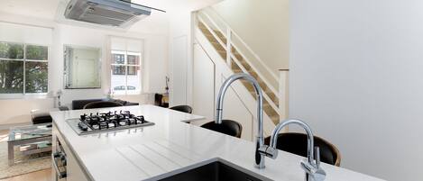 Apartment, 2 Bedrooms | Private kitchen