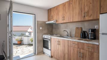 Apartment, 1 Bedroom | Private kitchen